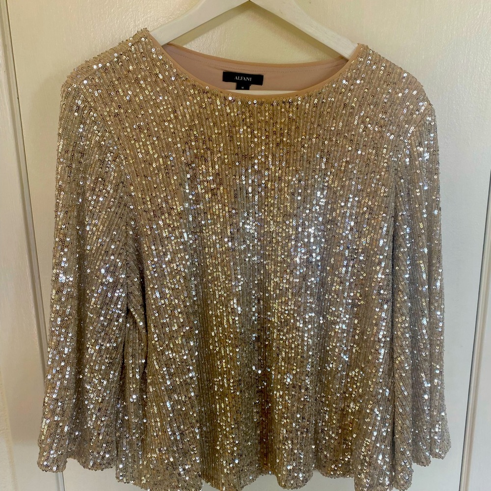 Sequined Alfani top in Size Medium.